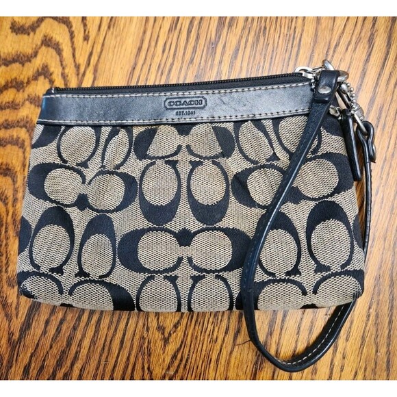 Coach Jacquard Signature C Black Leather Trim Pleated Wristlet Wallet Zip Close - Picture 5 of 9